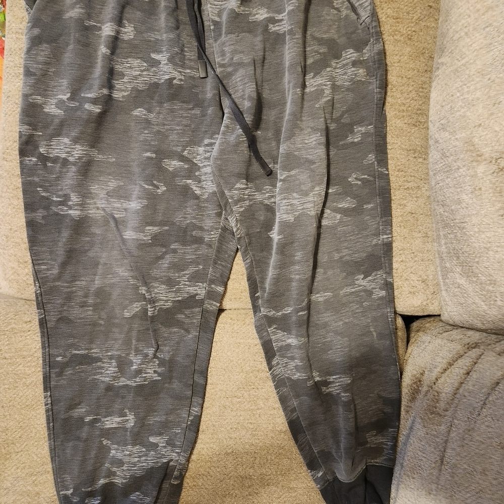 Athletic Works Women's Gray Camouflage Joggers - Picture 2 of 6